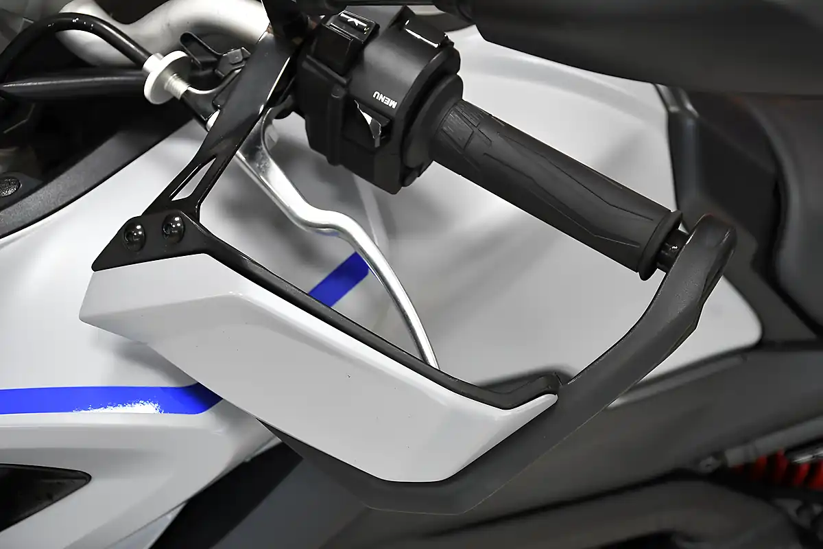 Used 2020 Yamaha Tracer 900 Grey - Interior and Exterior details 16