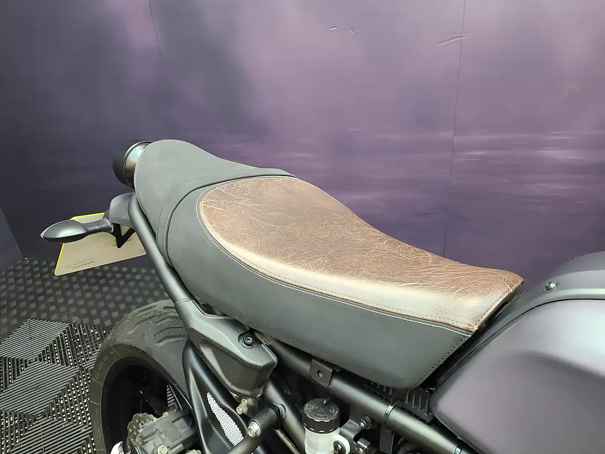 Used 2020 Yamaha Xsr 700 Silver - Interior and Exterior details 13