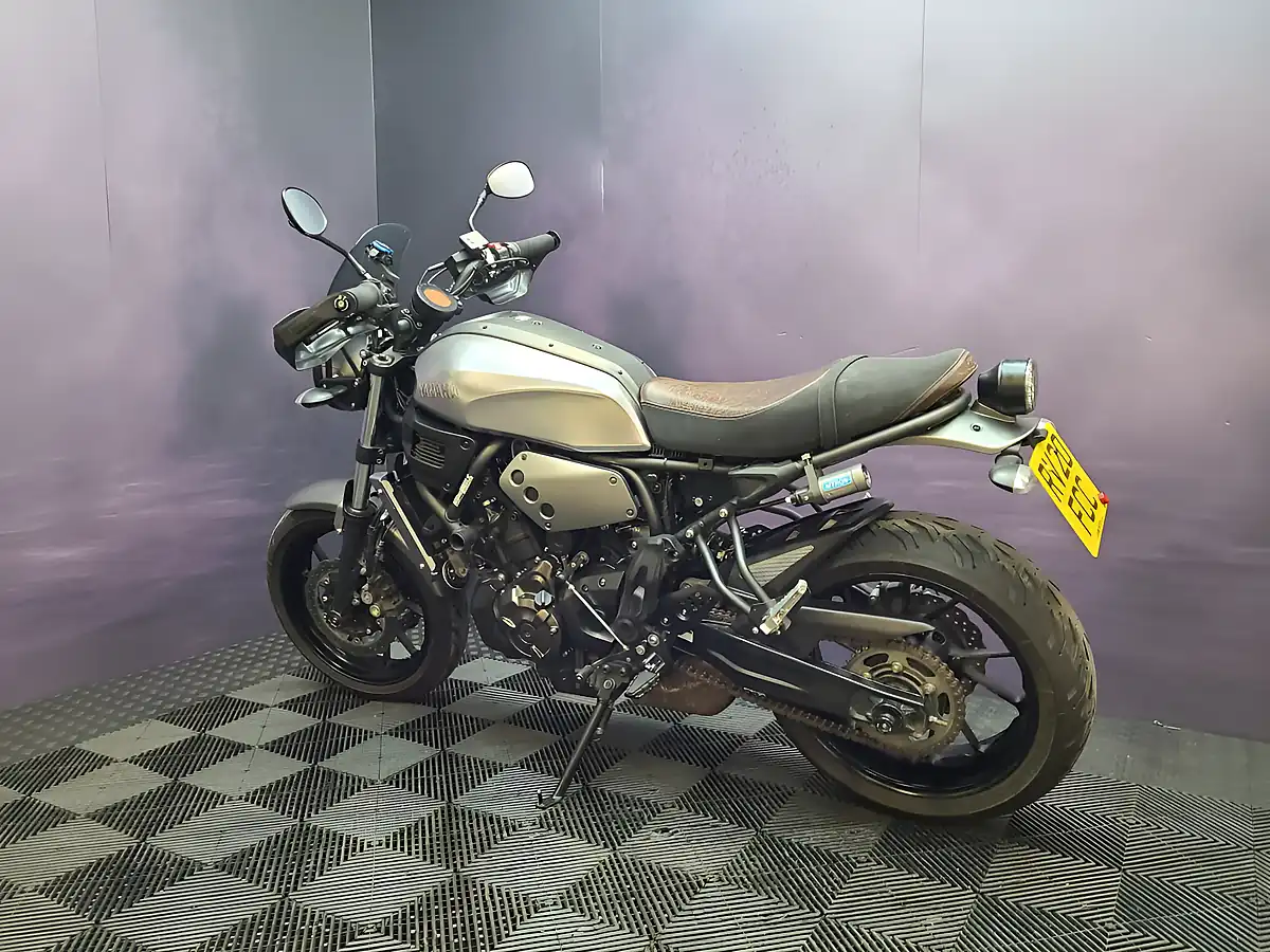 Used 2020 Yamaha Xsr 700 Silver - Interior and Exterior details 14