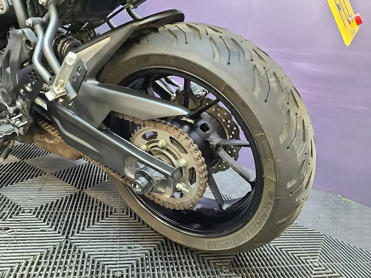 Used 2020 Yamaha Xsr 700 Silver - Interior and Exterior details 18