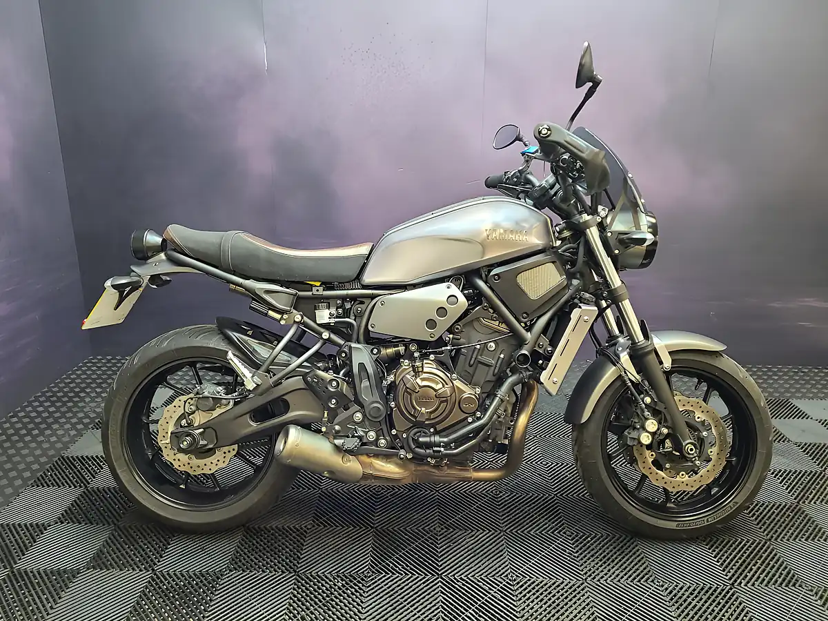 Used 2020 Yamaha Xsr 700 Silver - Interior and Exterior details 2