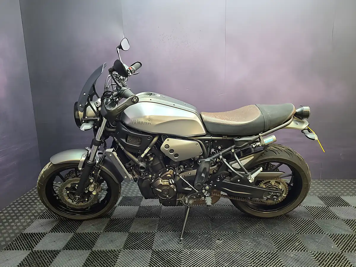 Used 2020 Yamaha Xsr 700 Silver - Interior and Exterior details 3