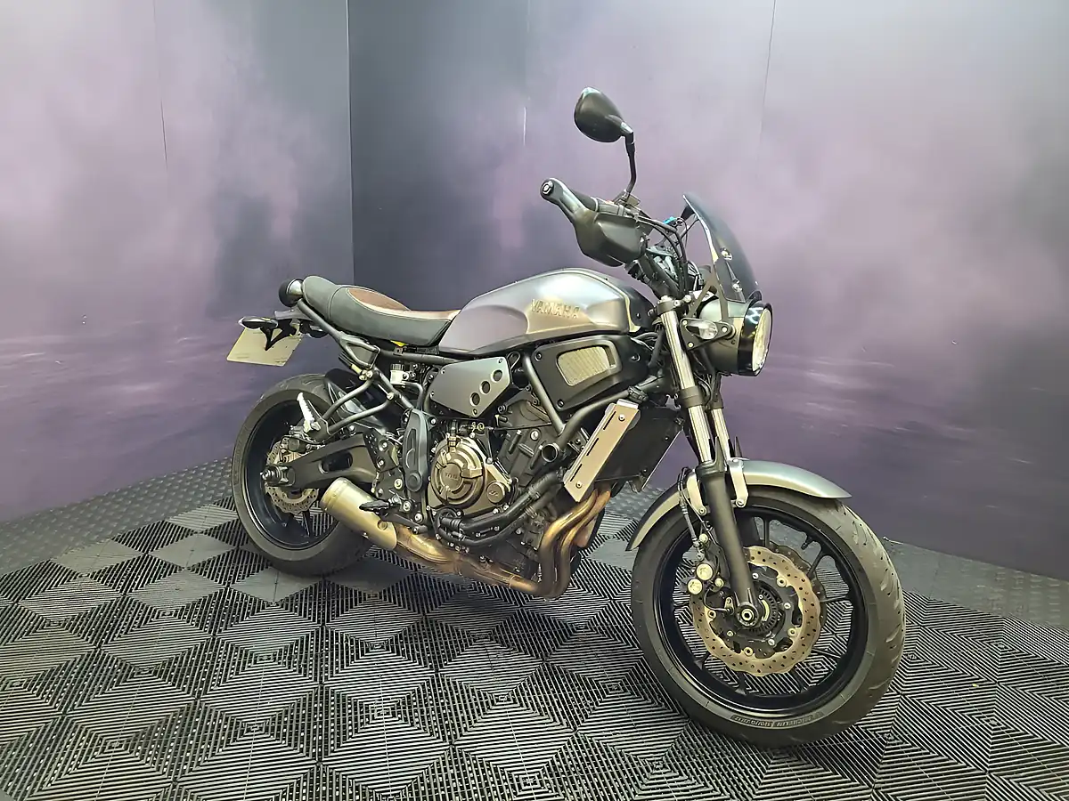 Used 2020 Yamaha Xsr 700 Silver - Interior and Exterior details 4