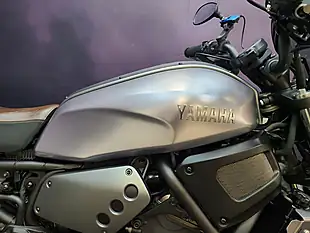 Used 2020 Yamaha Xsr 700 Silver - Interior and Exterior details 6