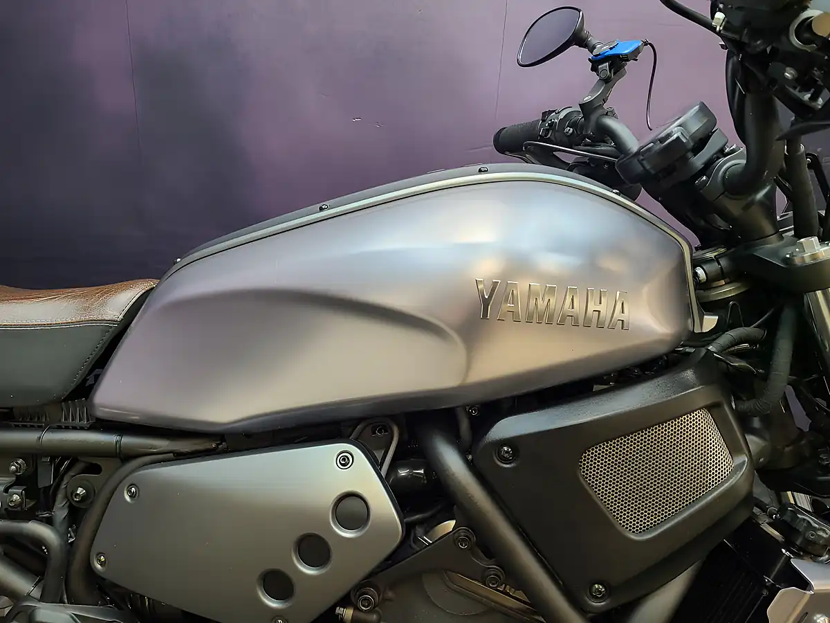 Used 2020 Yamaha Xsr 700 Silver - Interior and Exterior details 6