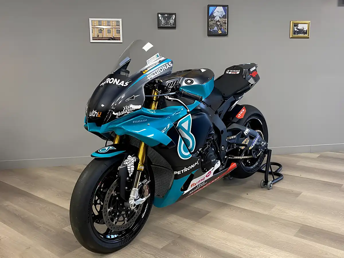 Used 2020 Yamaha YZF-R1 Yart Petronas Replica Petronas Srt Livery - Interior and Exterior details 3