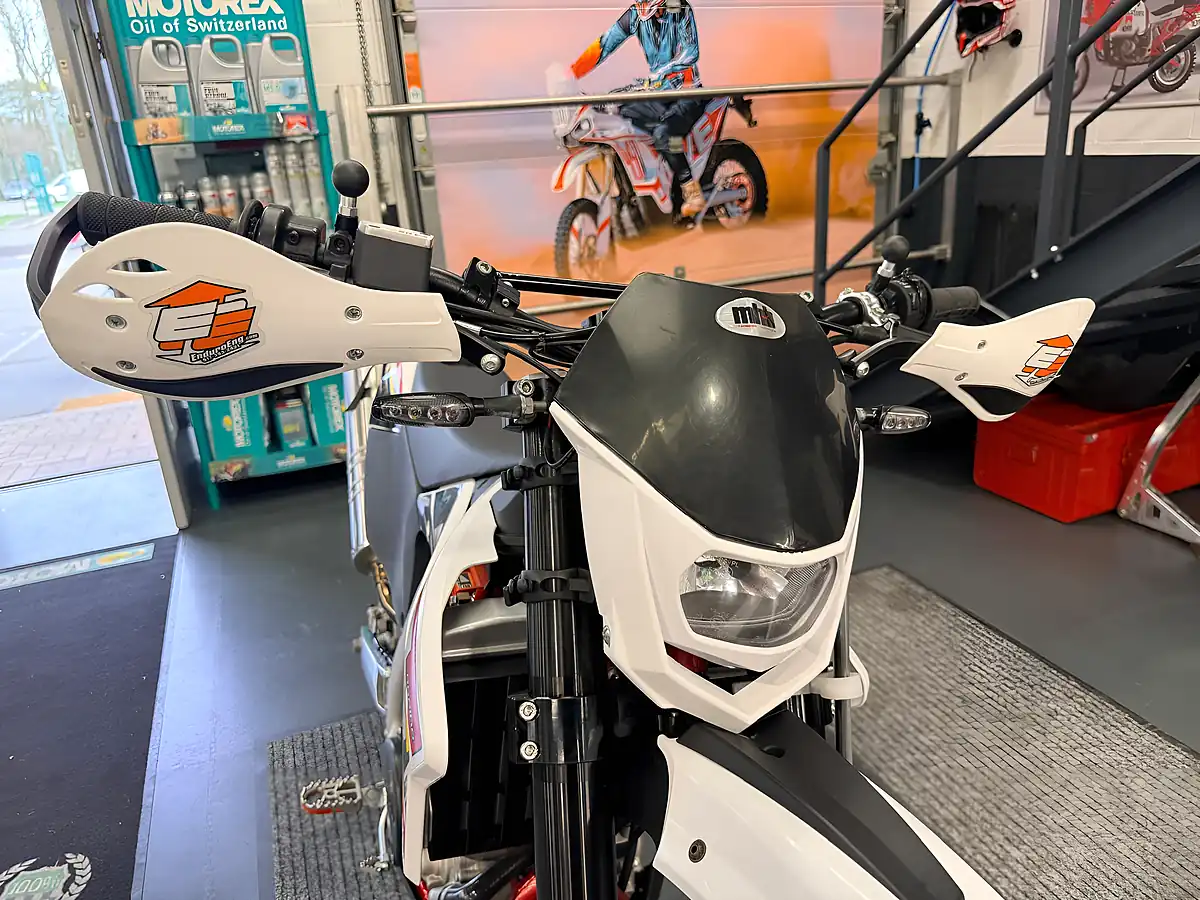 Used 2021 Ajp Spr 250 - Interior and Exterior details 8