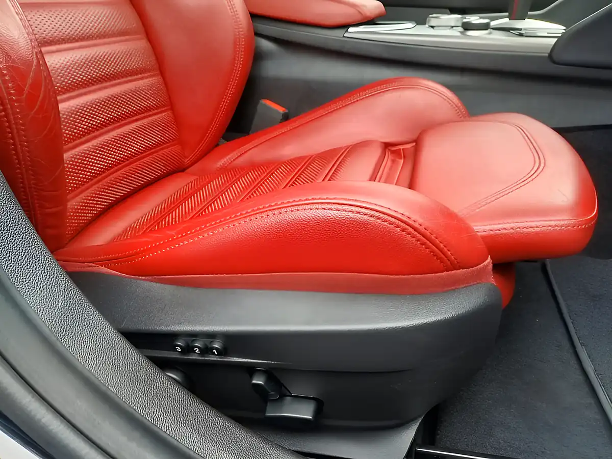 Used 2021 Alfa Romeo Giulia Veloce Black - Interior and Exterior details 12