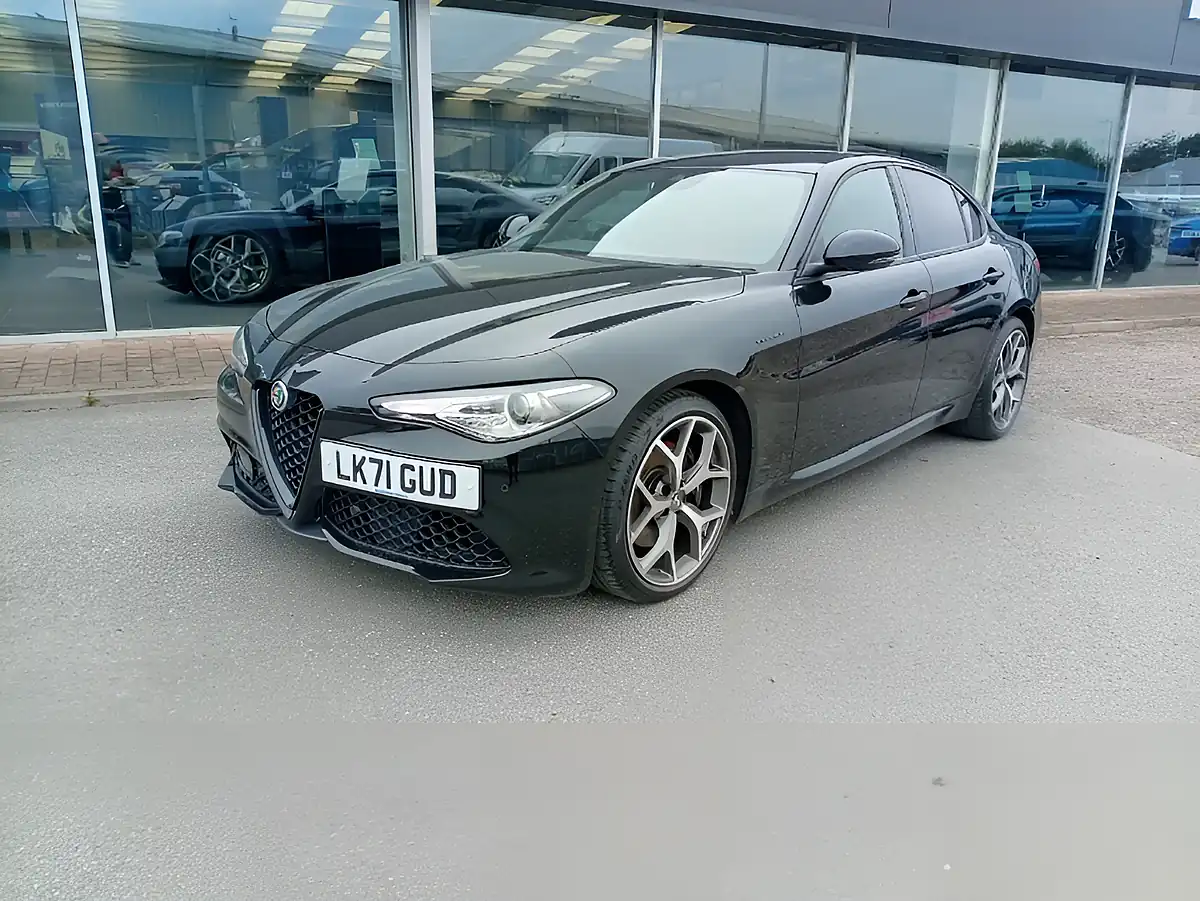 Used 2021 Alfa Romeo Giulia Veloce Black - Interior and Exterior details 8