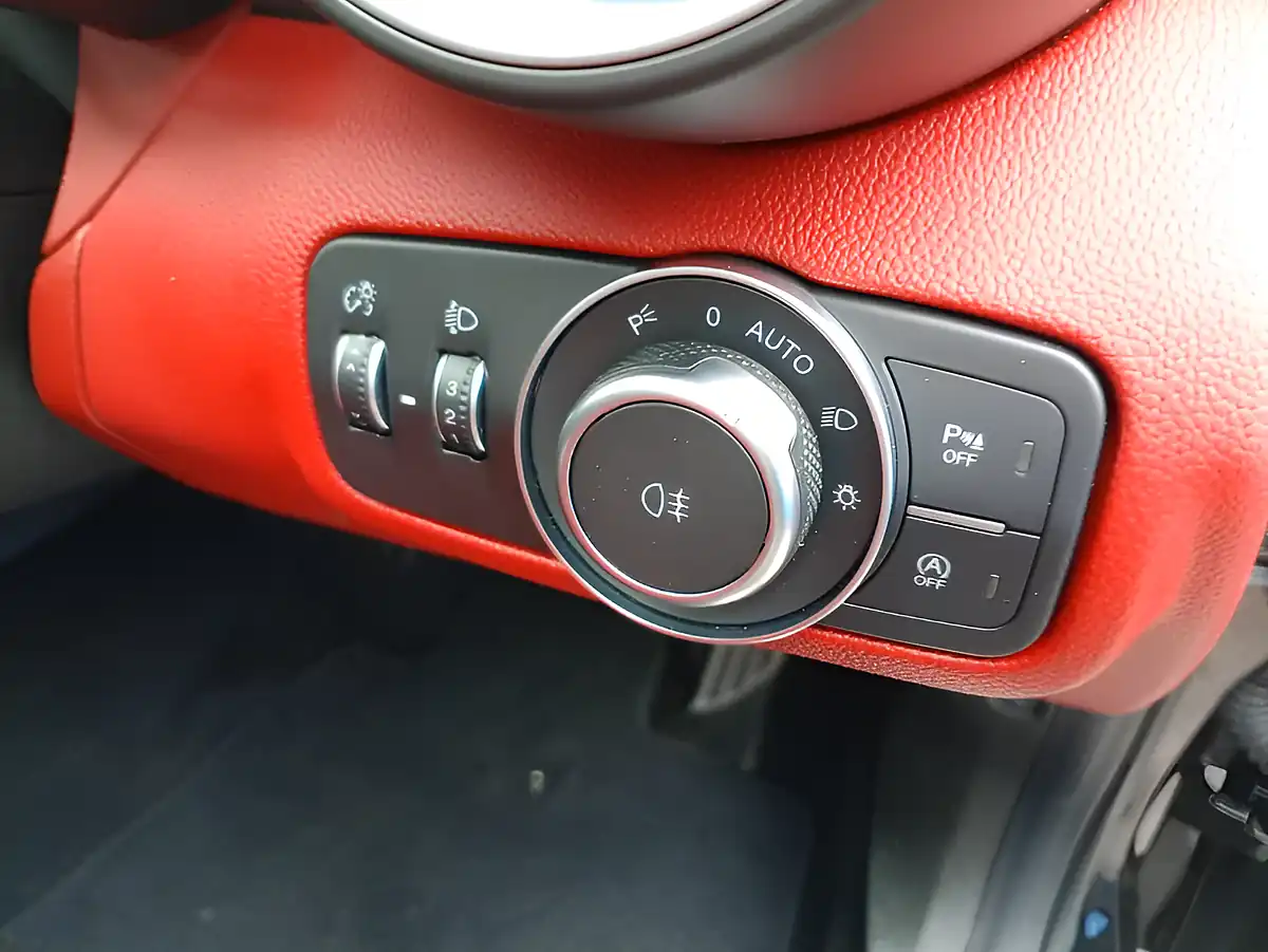 Used 2021 Alfa Romeo Giulia Veloce Black - Interior and Exterior details 11