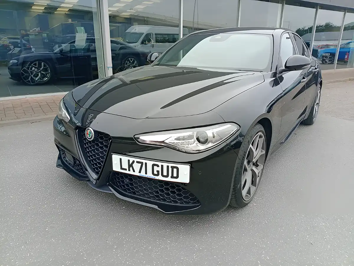 Used 2021 Alfa Romeo Giulia Veloce Black - Interior and Exterior details 8