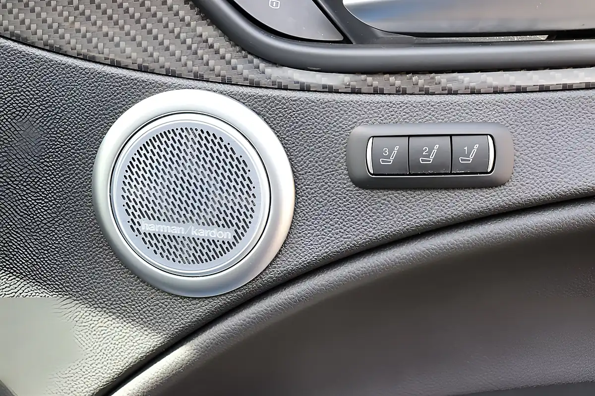 Used 2021 Alfa Romeo Stelvio Quadrifoglio Blue - Interior and Exterior details 12
