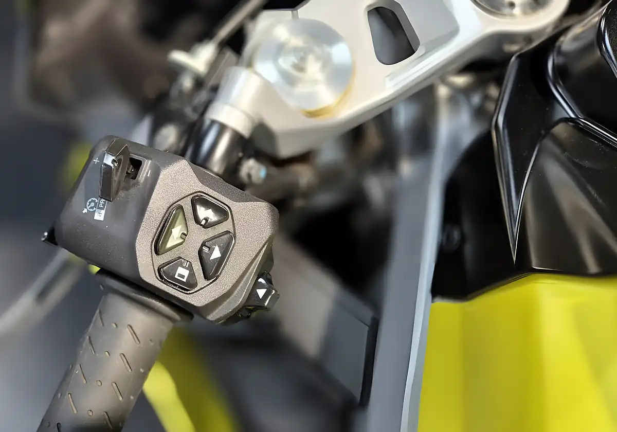 Used 2021 Aprilia RS 660 Acidic Yellow - Interior and Exterior details 16