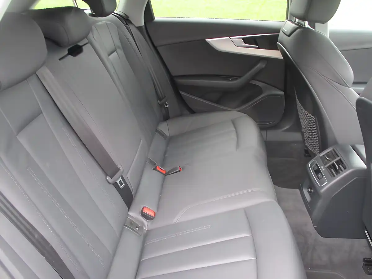 Used 2021 Audi A4 Allroad Sport White - Interior and Exterior details 11