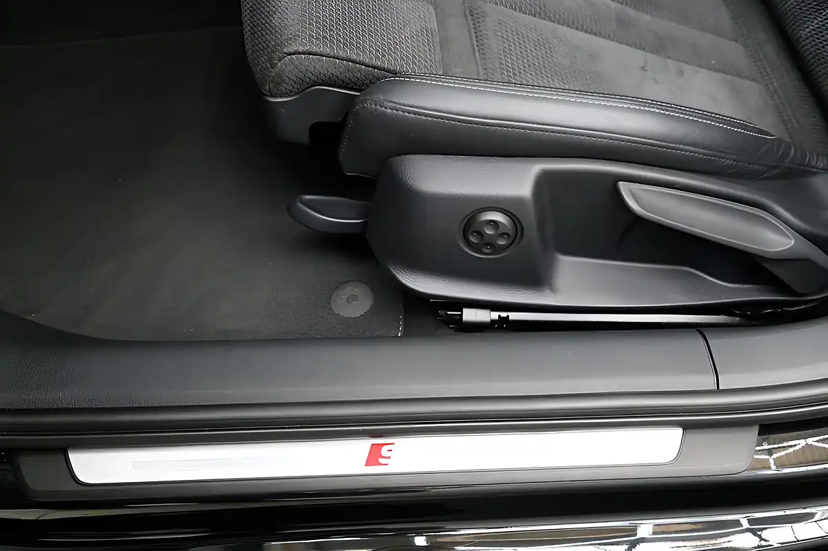 Used 2021 Audi A4 Avant Black Edition Black - Interior and Exterior details 18