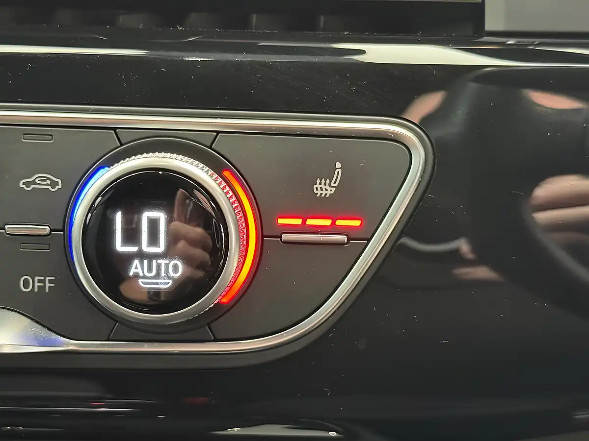 Used 2021 Audi A4 Avant Black Edition White - Interior and Exterior details 18