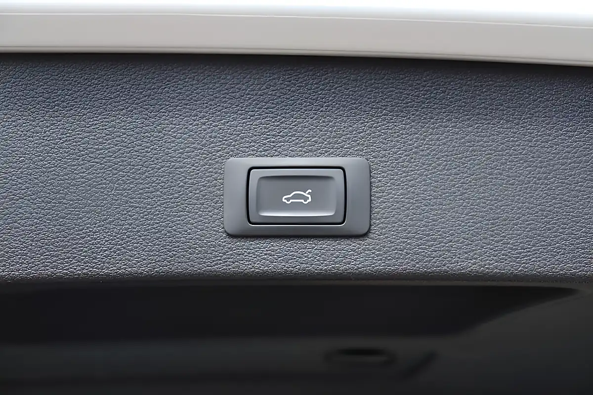 Used 2021 Audi Q2 Black Edition White - Interior and Exterior details 20