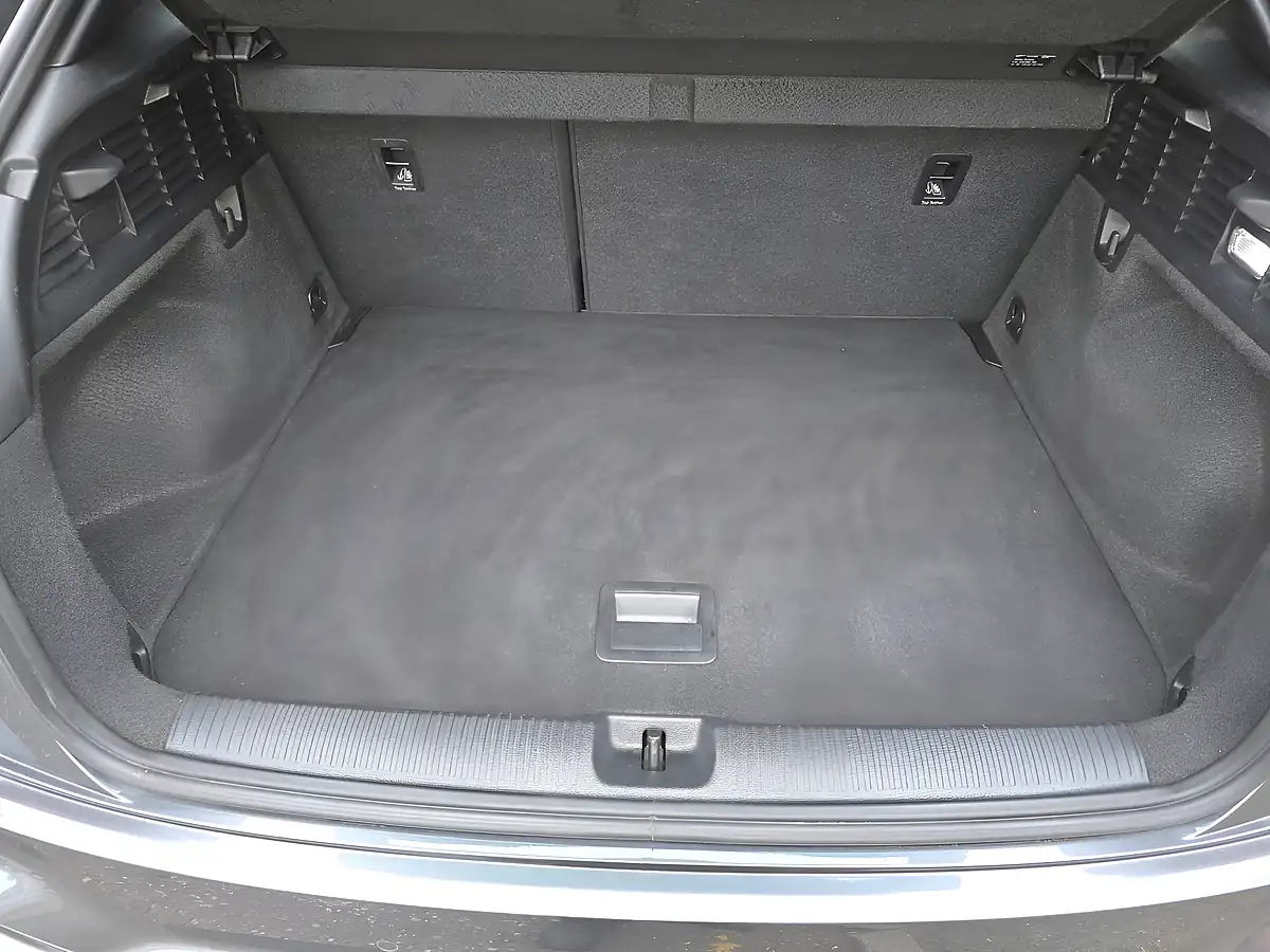 Used 2021 Audi Q2 S Line Grey - Interior and Exterior details 11