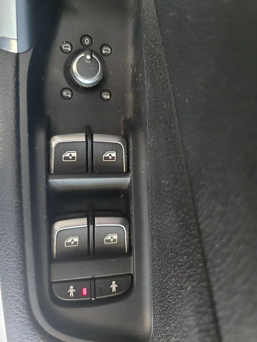 Used 2021 Audi Q2 Technik Black - Interior and Exterior details 18