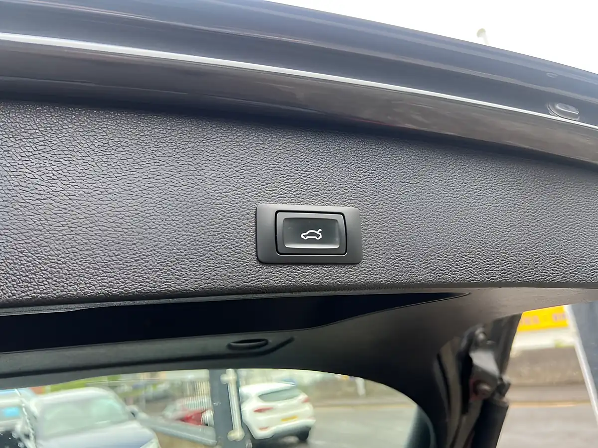 Used 2021 Audi Q2 Technik Grey - Interior and Exterior details 14