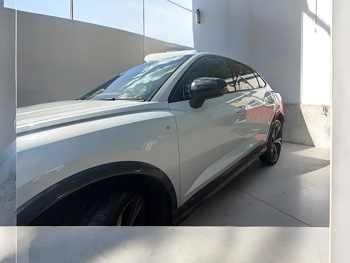 Used 2021 Audi Q3 Edition 1 Silver - Interior and Exterior details 10