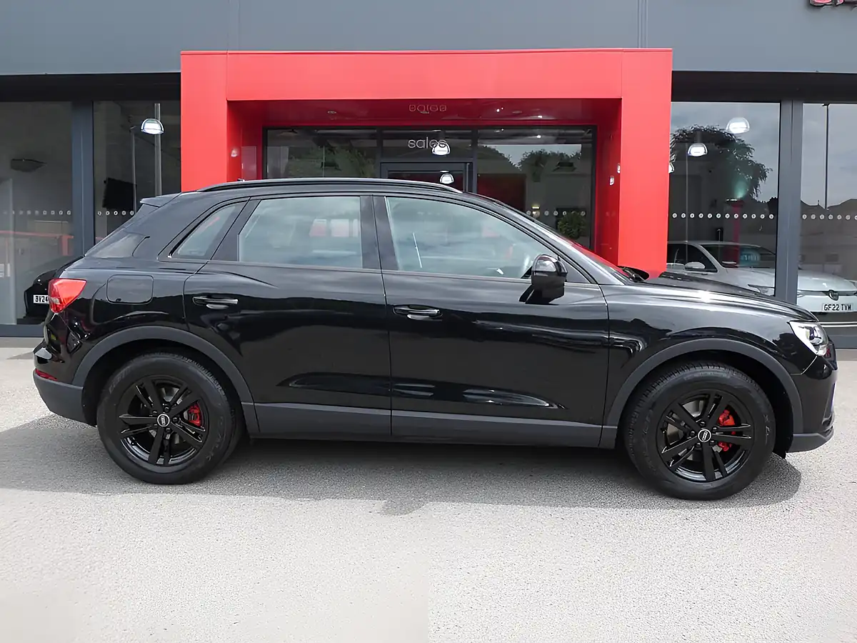 Used 2021 Audi Q3 Technik Mythos Black Metallic - Interior and Exterior details 2