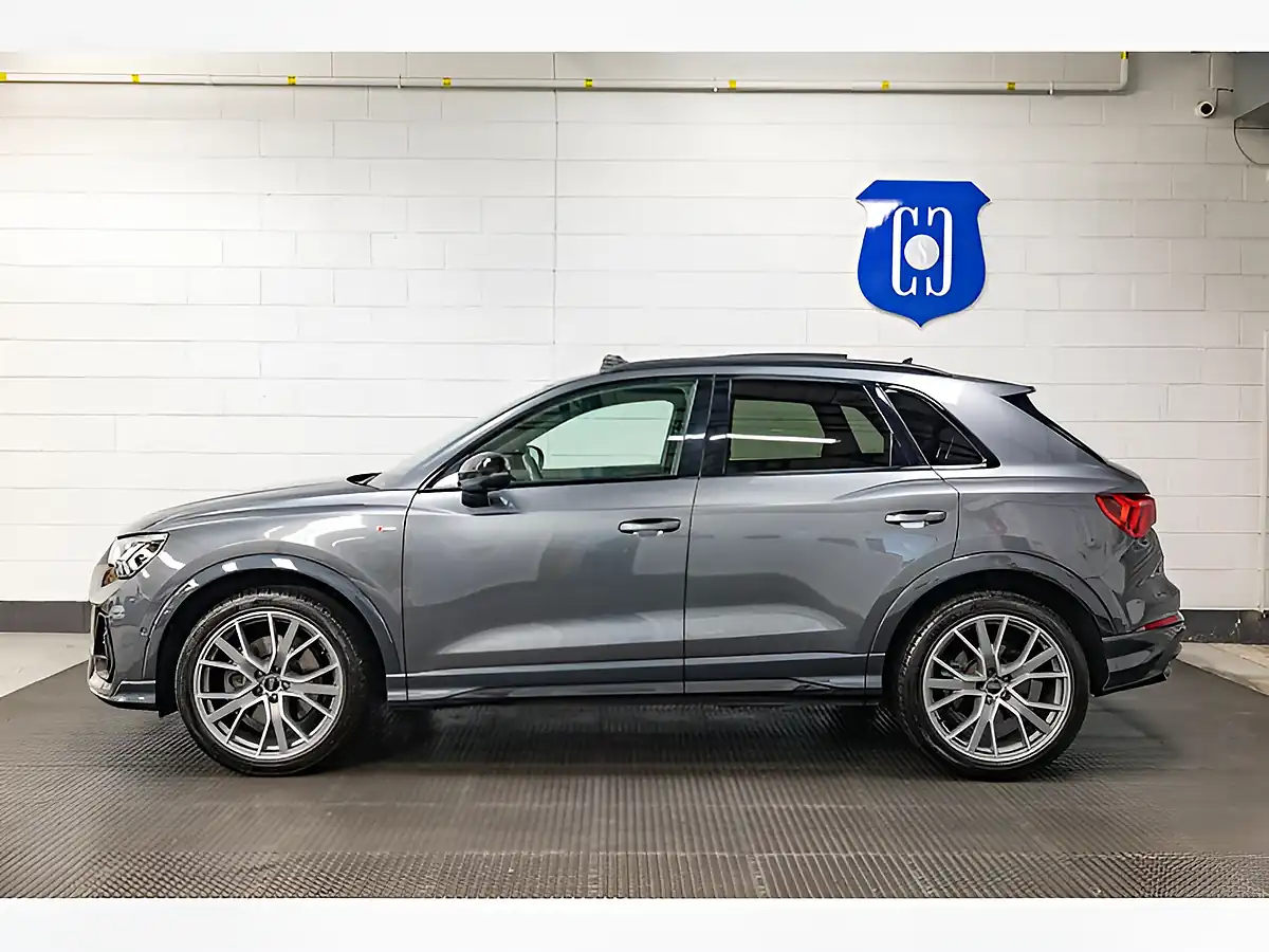 Used 2021 Audi Q3 Vorsprung Daytona Grey Pearl - Interior and Exterior details 4