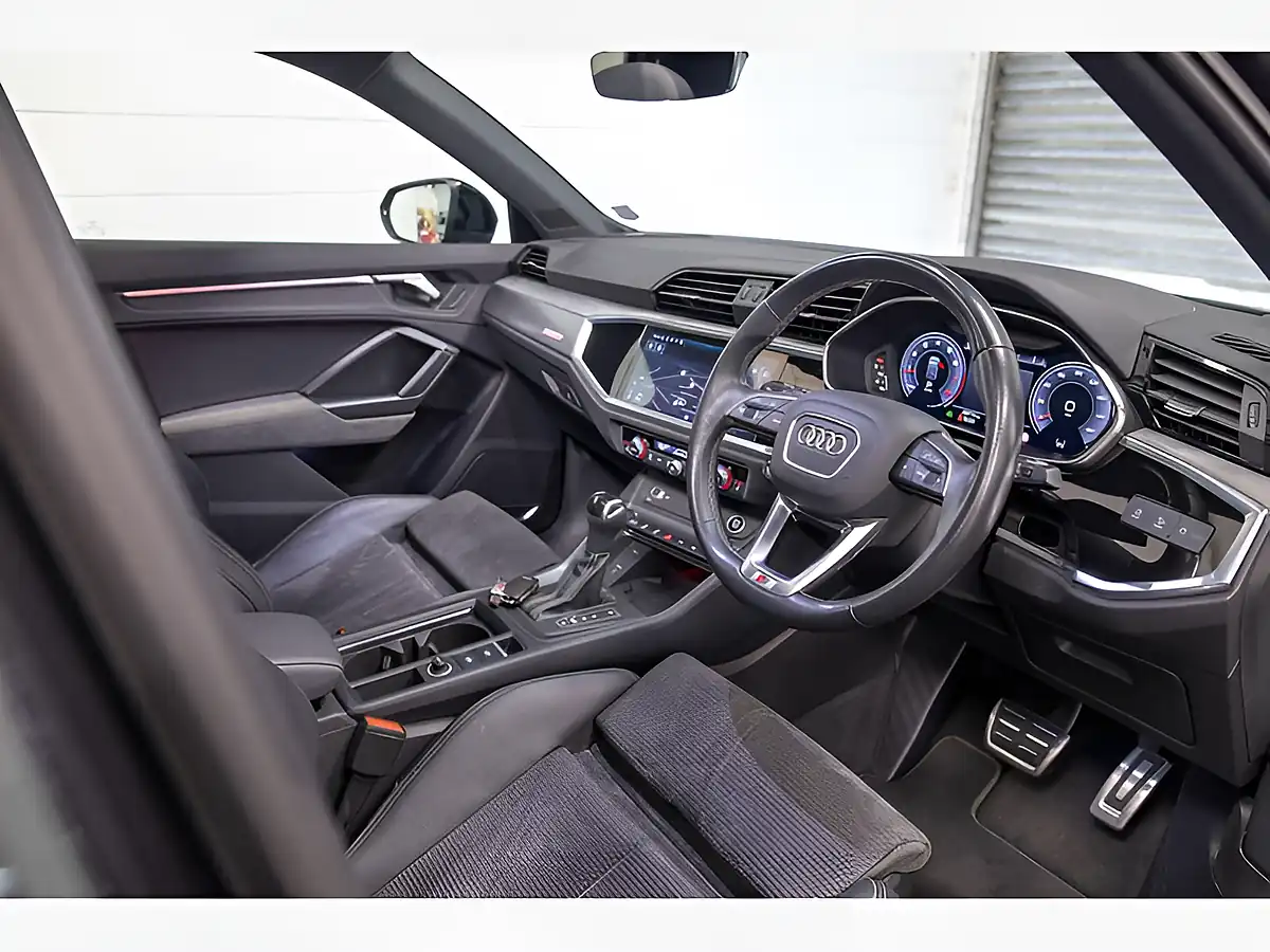Used 2021 Audi Q3 Vorsprung Daytona Grey Pearl - Interior and Exterior details 8