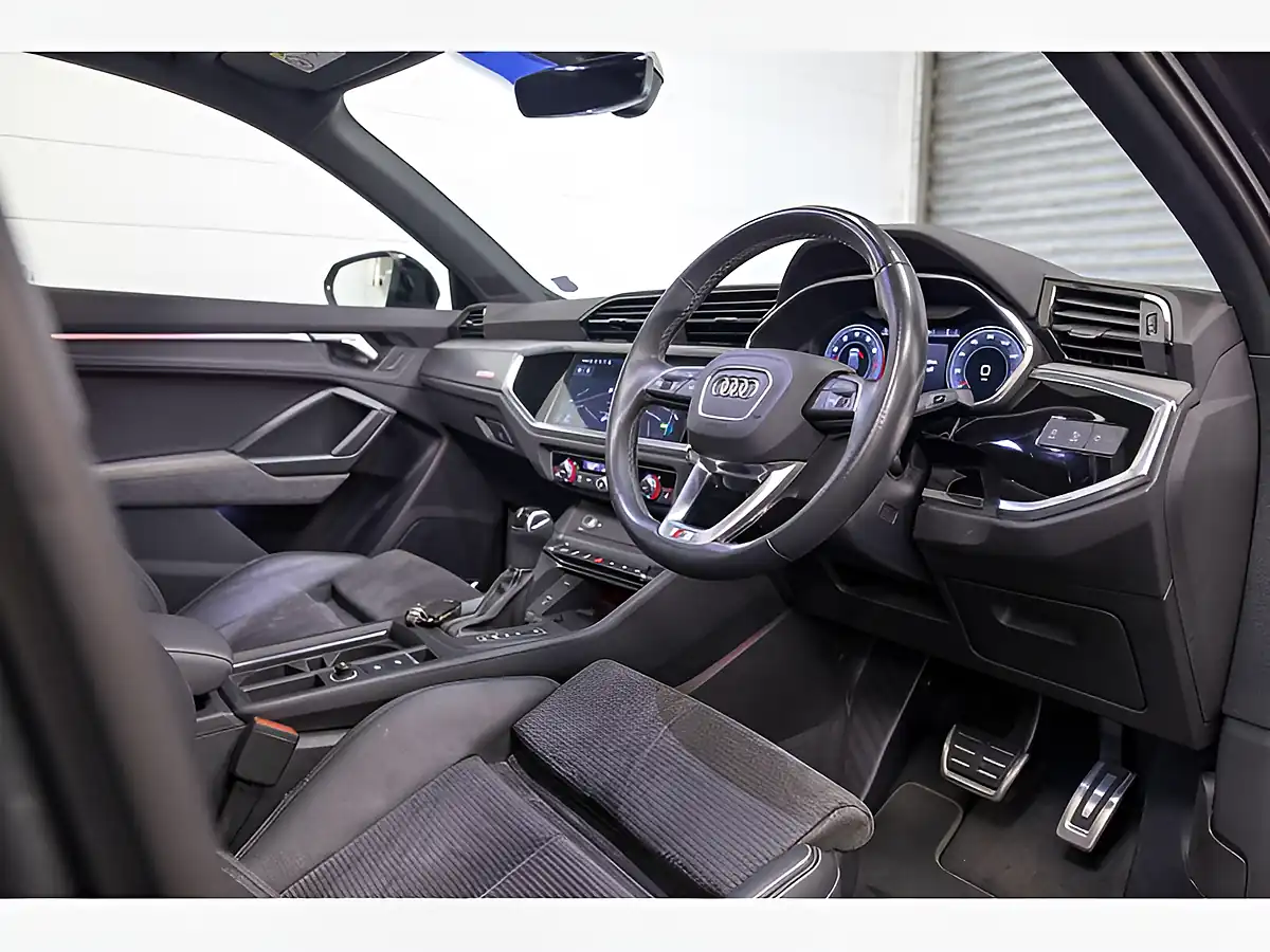 Used 2021 Audi Q3 Vorsprung Daytona Grey Pearl - Interior and Exterior details 9
