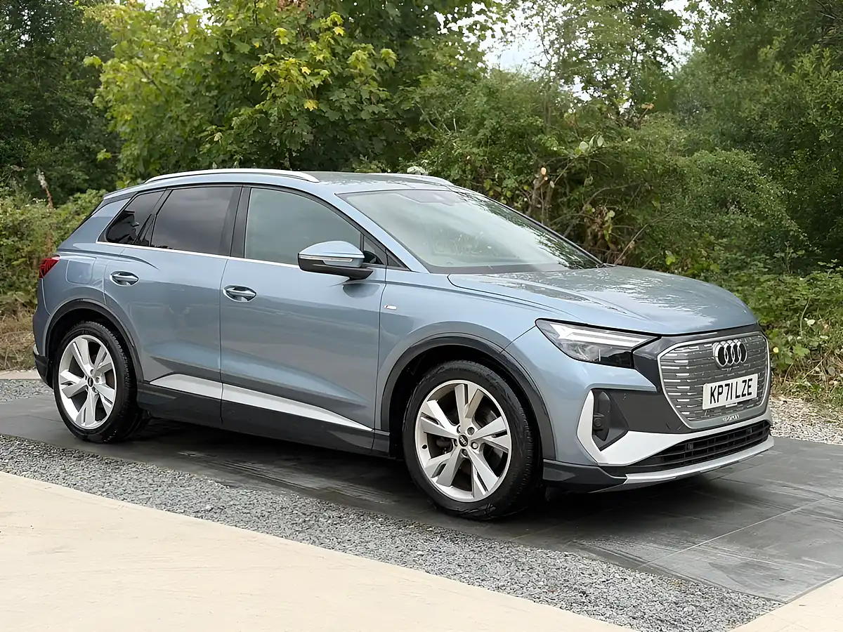 Used 2021 Audi Q4 E-Tron S Line Blue - Interior and Exterior details 8