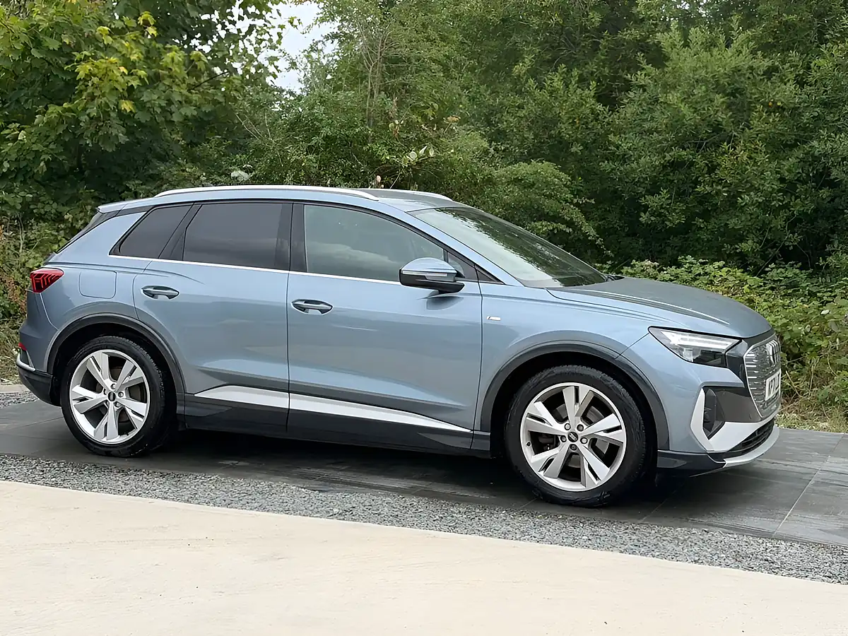 Used 2021 Audi Q4 E-Tron S Line Blue - Interior and Exterior details 11