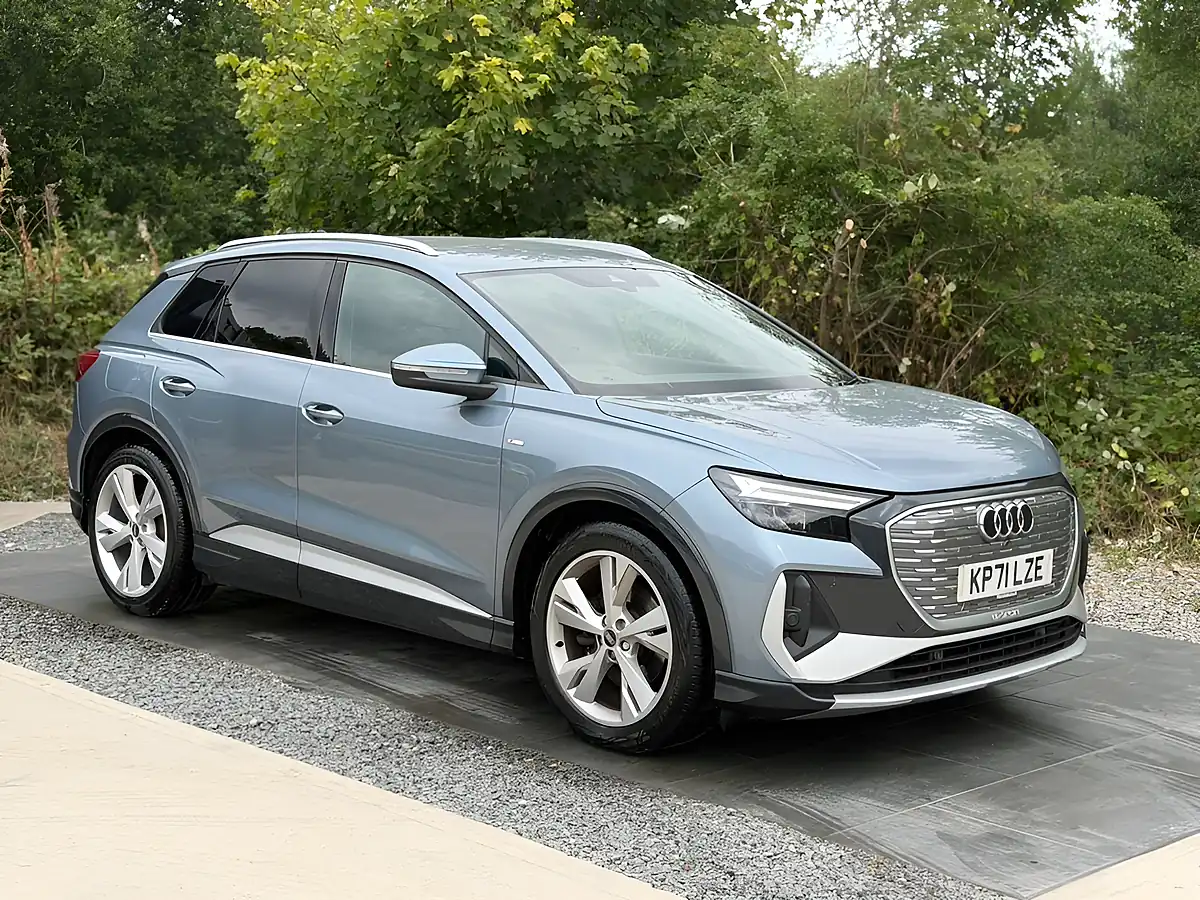 Used 2021 Audi Q4 E-Tron S Line Blue - Interior and Exterior details 5