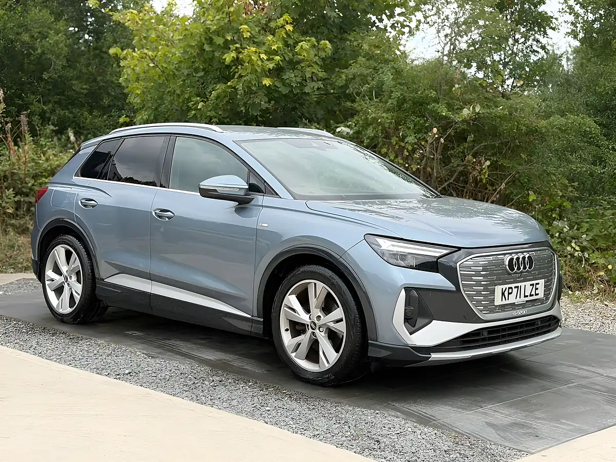 Used 2021 Audi Q4 E-Tron S Line Blue - Interior and Exterior details 8
