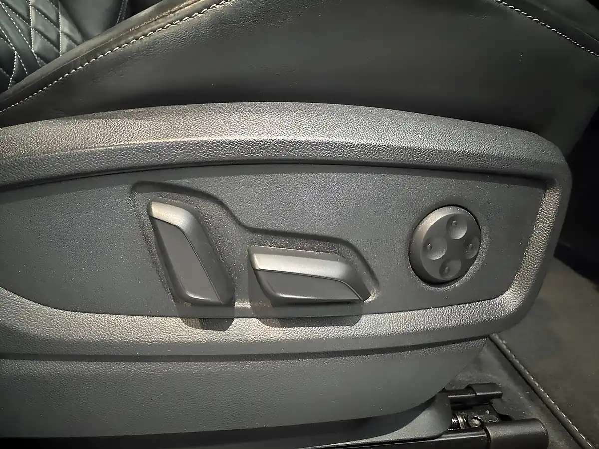 Used 2021 Audi Q5 Edition 1 Sportback Blue - Interior and Exterior details 14