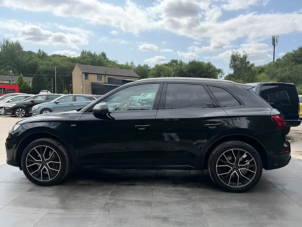 Used 2021 Audi Q5 S Line Black - Interior and Exterior details 11