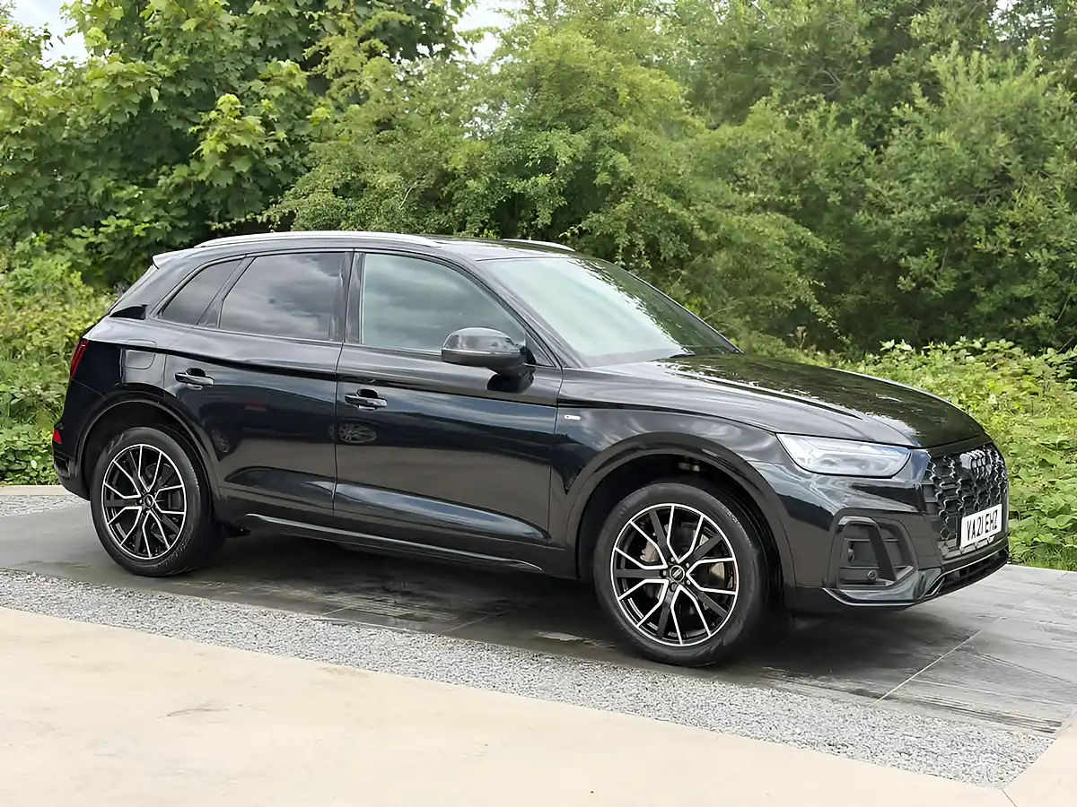 Used 2021 Audi Q5 S Line Black - Interior and Exterior details 9