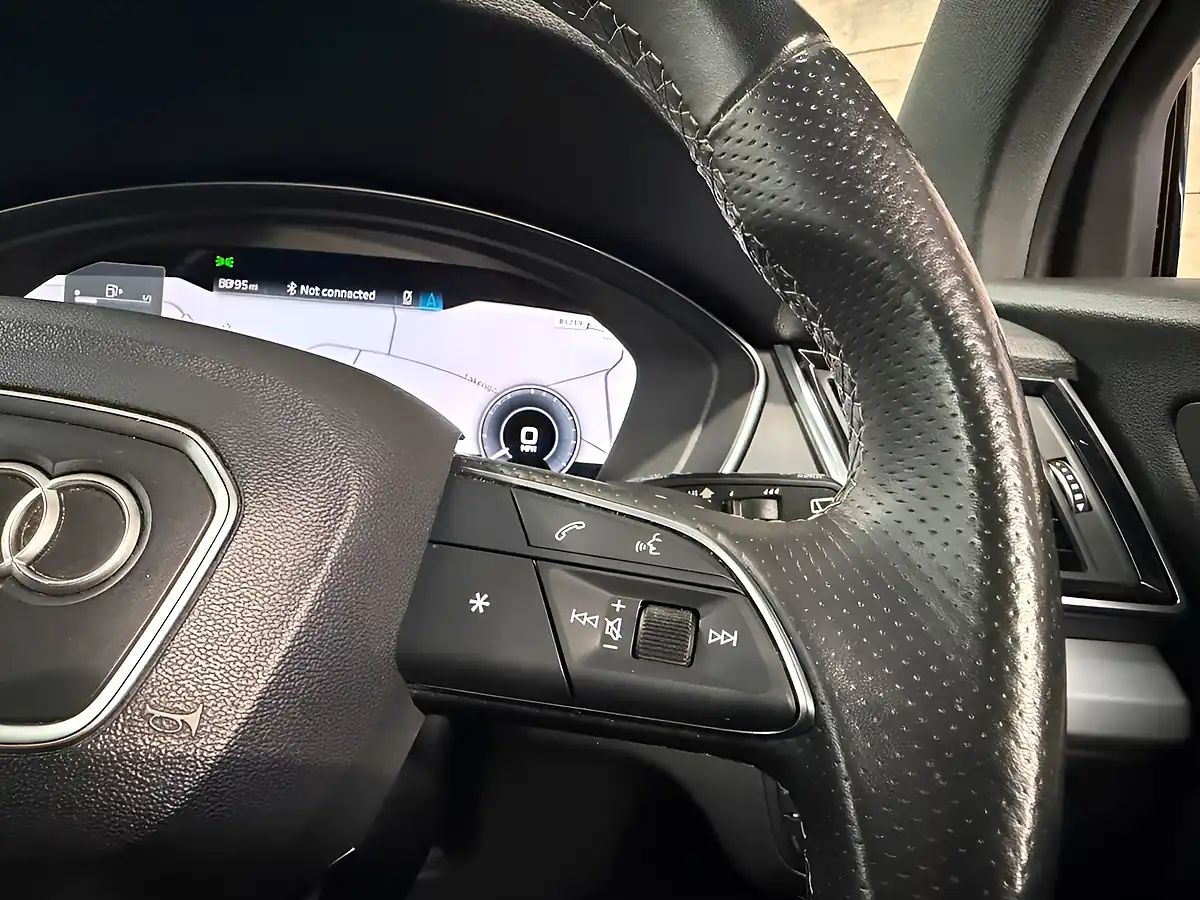 Used 2021 Audi Q5 S Line Blue - Interior and Exterior details 16