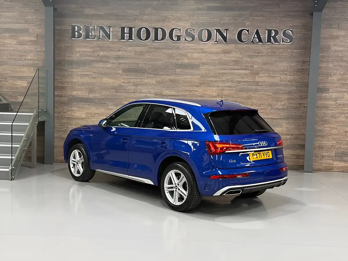 Used 2021 Audi Q5 S Line Blue - Interior and Exterior details 4