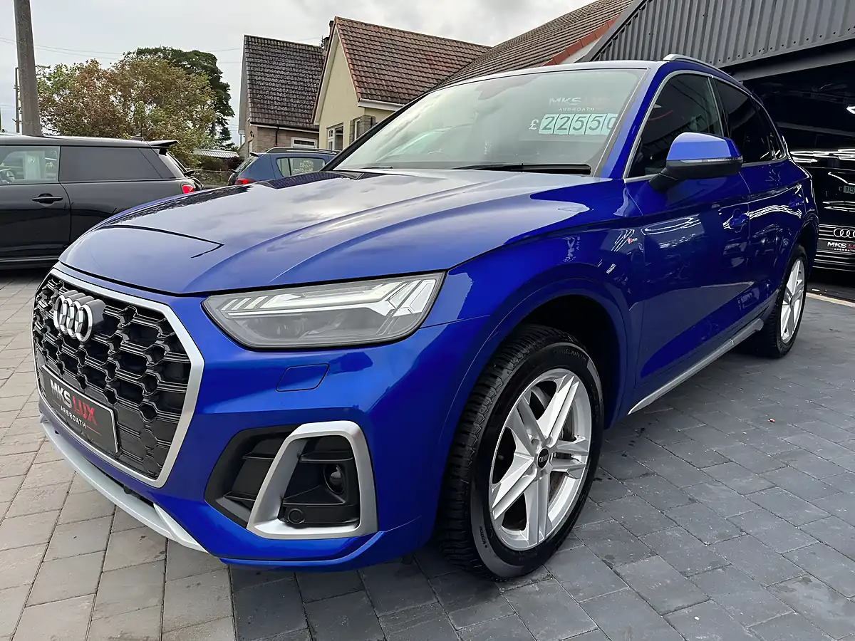 Used 2021 Audi Q5 S Line Blue - Interior and Exterior details 7