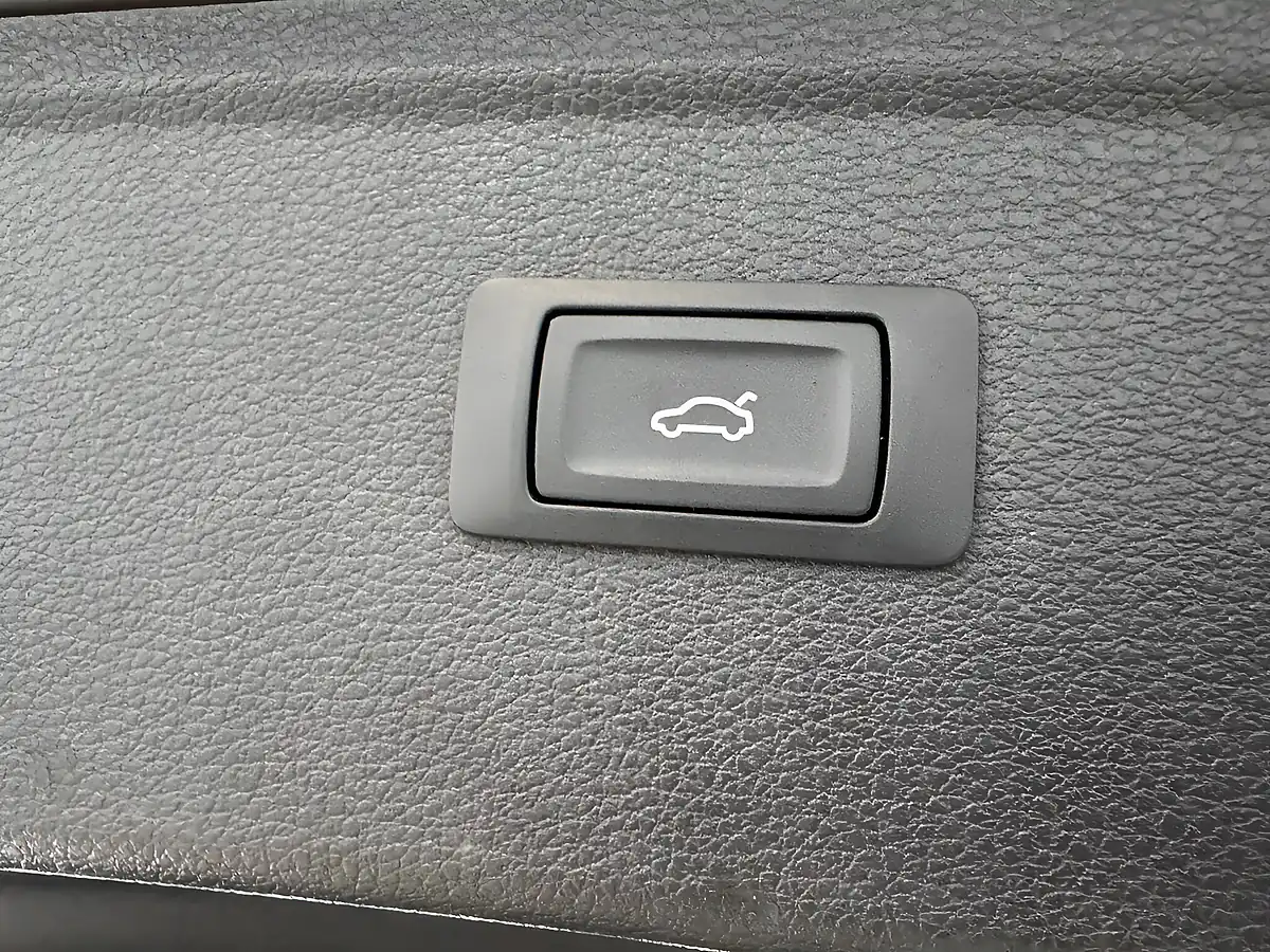 Used 2021 Audi Q5 S Line Grey - Interior and Exterior details 10