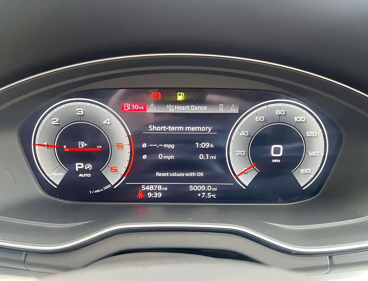 Used 2021 Audi Q5 S Line Ibis White - Interior and Exterior details 11
