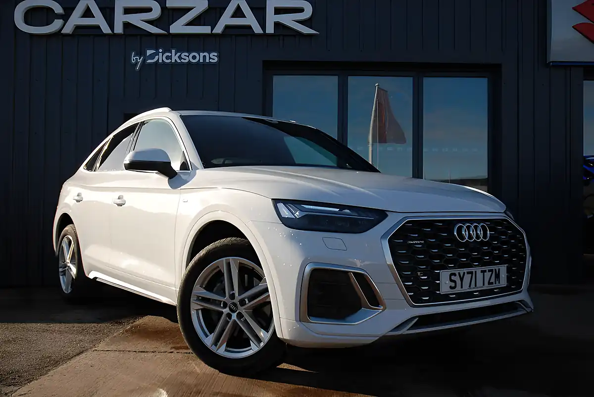 Used 2021 Audi Q5 S Line Sportback White - Front View