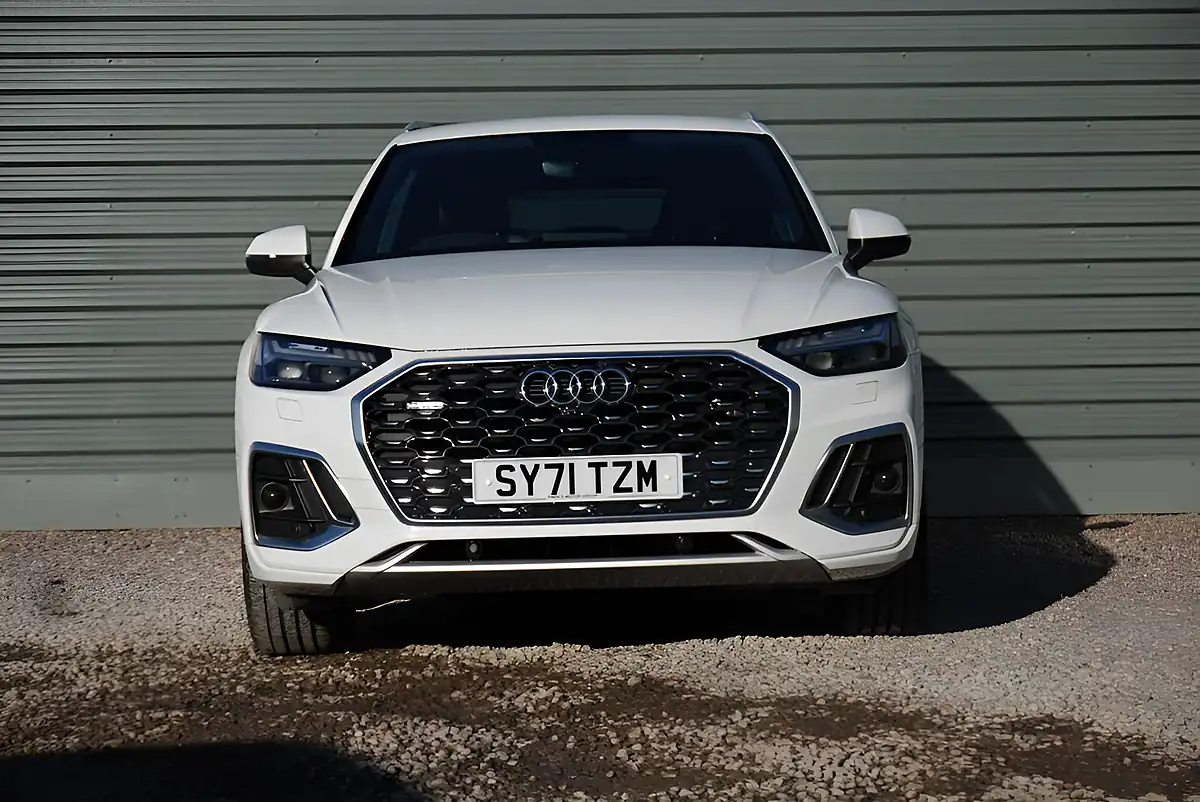Used 2021 Audi Q5 S Line Sportback White - Interior and Exterior details 3