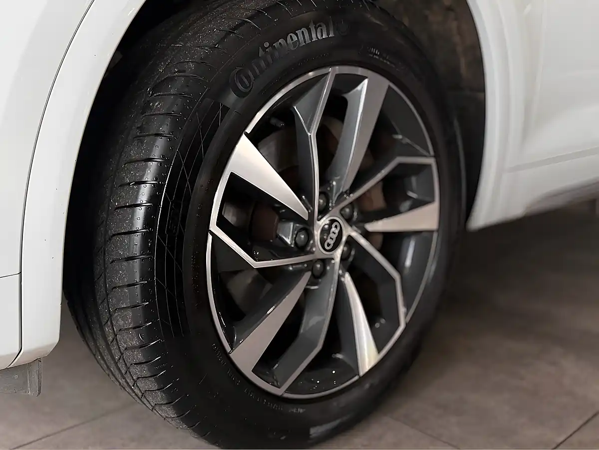Used 2021 Audi Q5 S Line White - Interior and Exterior details 4