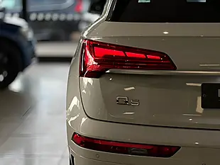 Used 2021 Audi Q5 S Line White - Interior and Exterior details 7