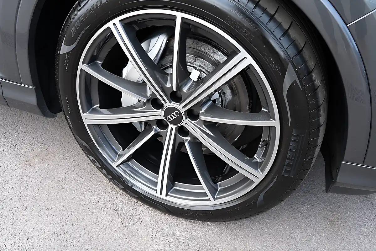 Used 2021 Audi Q7 Comfort & Sound Pack, Black Styling Daytona Grey - Interior and Exterior details 16