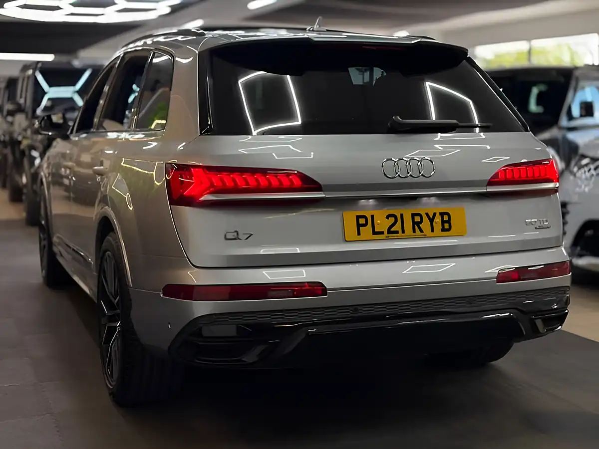 Used 2021 Audi Q7 Quattro S Line Silver - Interior and Exterior details 11