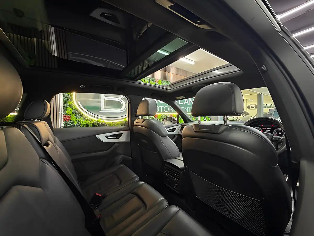 Used 2021 Audi Q7 Quattro S Line Silver - Interior and Exterior details 19