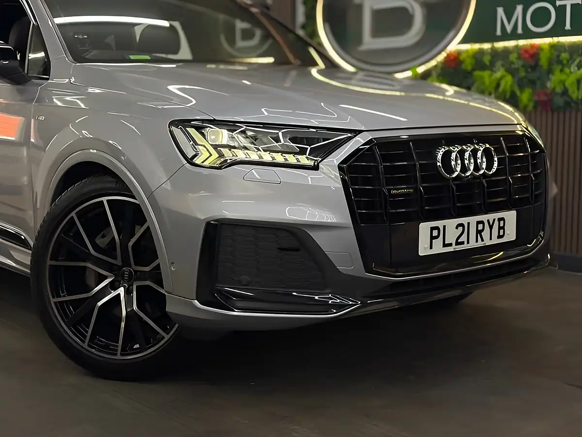 Used 2021 Audi Q7 Quattro S Line Silver - Interior and Exterior details 3