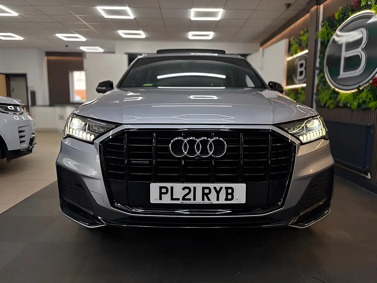 Used 2021 Audi Q7 Quattro S Line Silver - Interior and Exterior details 4